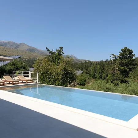 Reflection Villa, Heated Pool & Absolute Seclusion, By Thinkvilla