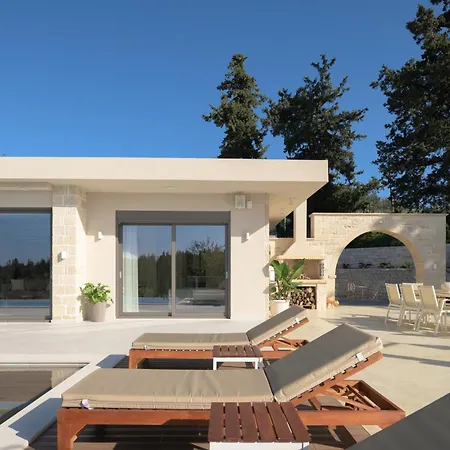 Reflection Villa, Heated Pool & Absolute Seclusion, By Thinkvilla *