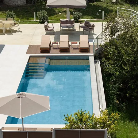 Reflection Villa, Heated Pool & Absolute Seclusion, By Thinkvilla Villa