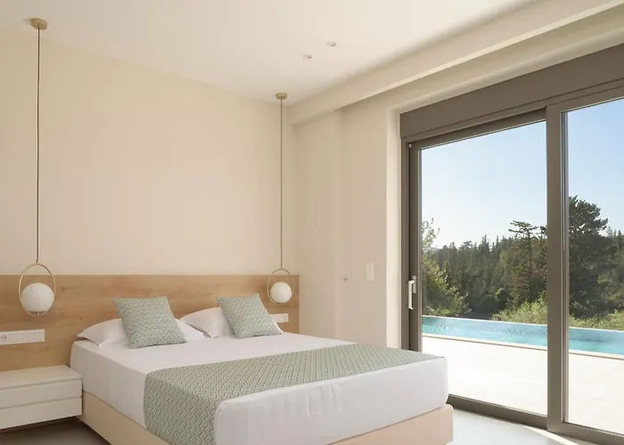 Reflection Villa, Heated Pool & Absolute Seclusion, By Thinkvilla