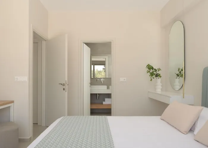 Reflection Villa, Heated Pool & Absolute Seclusion, By Thinkvilla