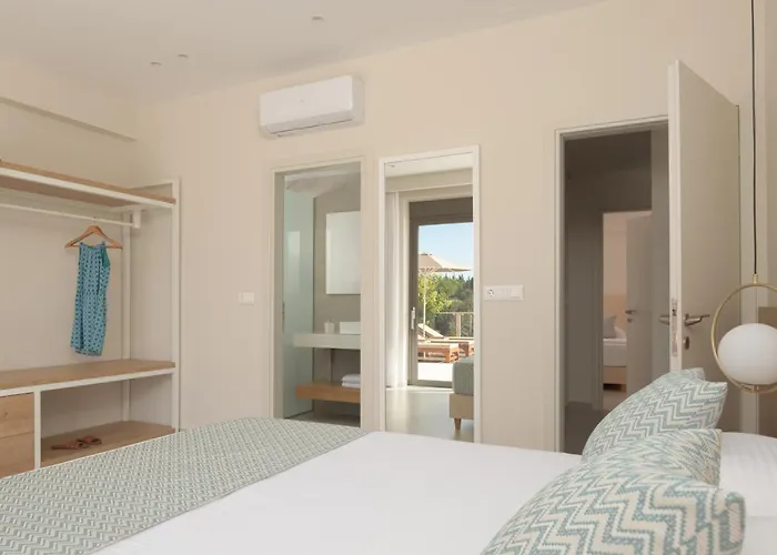 Villa Reflection Villa, Heated Pool & Absolute Seclusion, By Thinkvilla Chania (Crete)