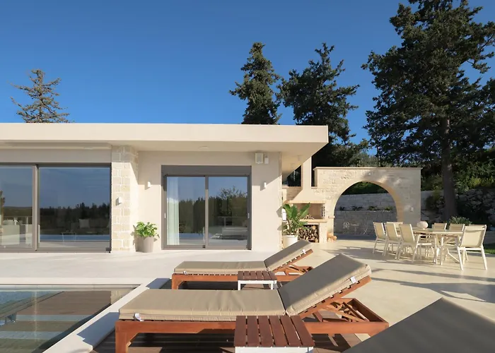 Reflection Villa, Heated Pool & Absolute Seclusion, By Thinkvilla *