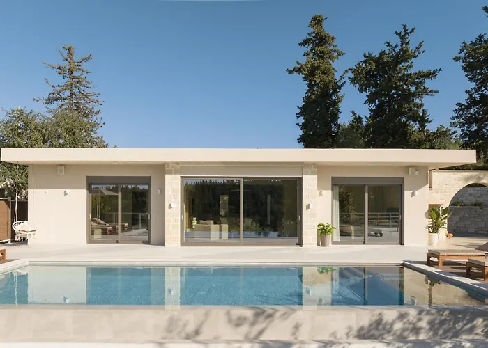 Reflection Villa, Heated Pool & Absolute Seclusion, By Thinkvilla