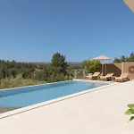 Reflection Villa, Heated Pool & Absolute Seclusion, By Thinkvilla Willa *