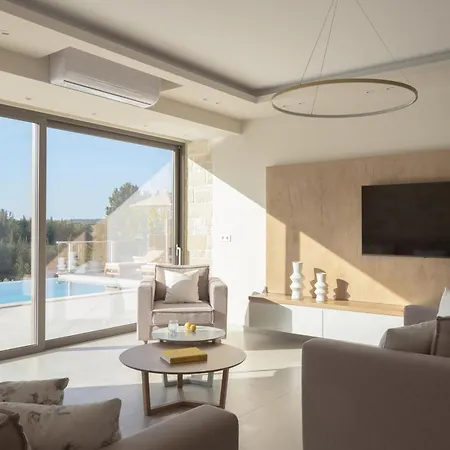 Reflection Villa, Heated Pool & Absolute Seclusion, By Thinkvilla Вілла *