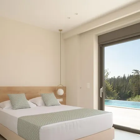 Reflection Villa, Heated Pool & Absolute Seclusion, By Thinkvilla