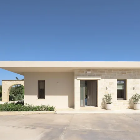 Reflection Villa, Heated Pool & Absolute Seclusion, By Thinkvilla *