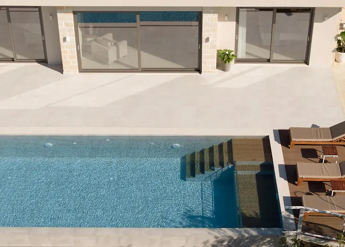 Reflection Villa, Heated Pool & Absolute Seclusion, By Thinkvilla Вілла *