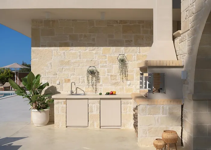 Reflection Villa, Heated Pool & Absolute Seclusion, By Thinkvilla Χανιά